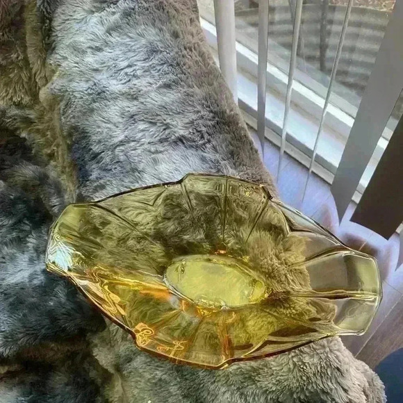 Vintage Art Deco  Amber Pressed Glass Oval Footed Bowl - Picture 3 of 16